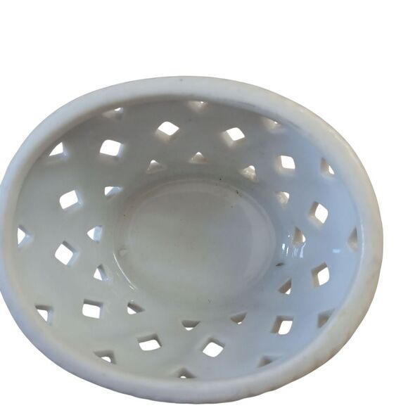 Vintage Basket Shaped Floral Trinket Box Open Weave Lattice Porcelain Gift - Picture 11 of 11